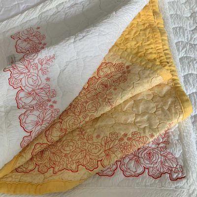 รับปักปลอกหมอน ปักผ้าคาดเตียง